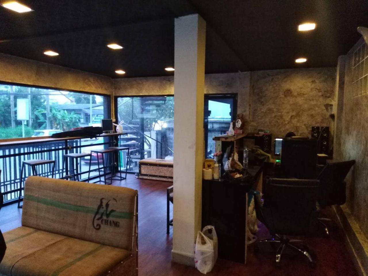 Chang Bed And Bar Hostel (Adults Only) 素叻他尼 外观 照片