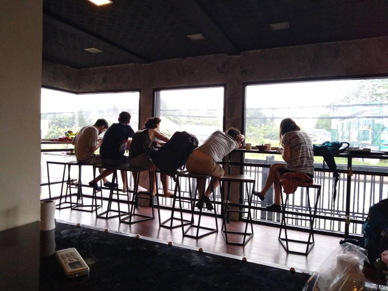 Chang Bed And Bar Hostel (Adults Only) 素叻他尼 外观 照片
