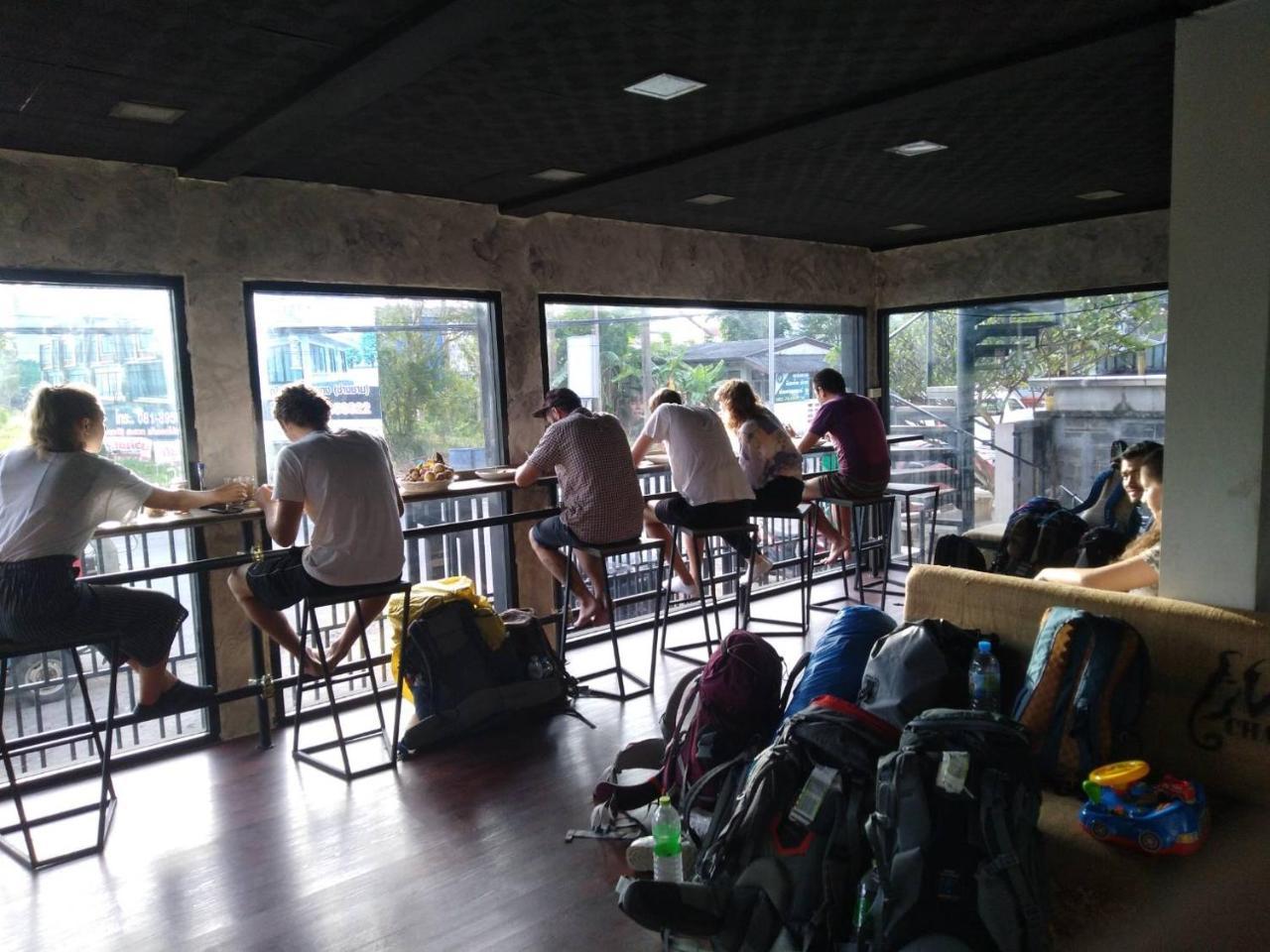 Chang Bed And Bar Hostel (Adults Only) 素叻他尼 外观 照片