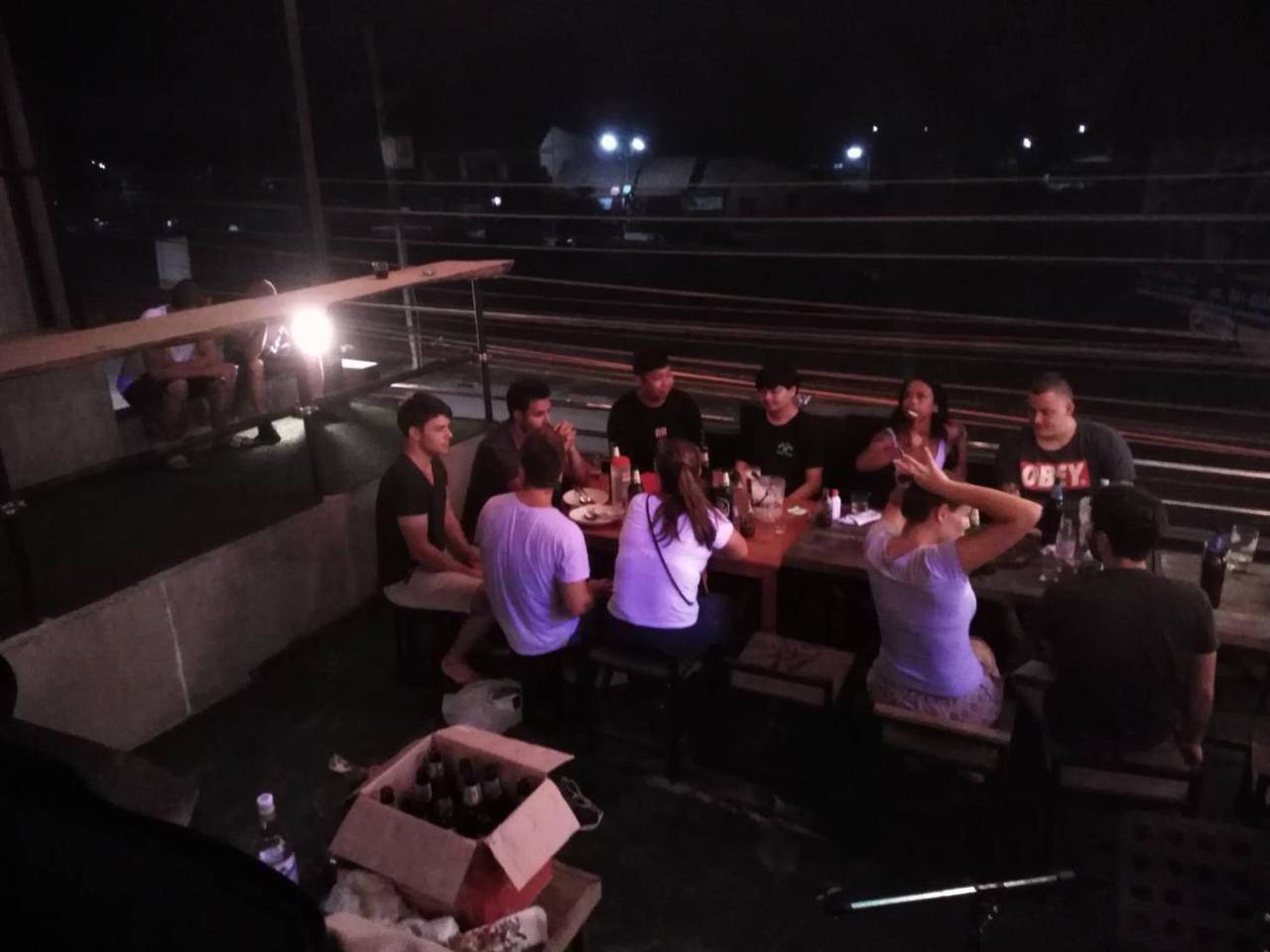 Chang Bed And Bar Hostel (Adults Only) 素叻他尼 外观 照片