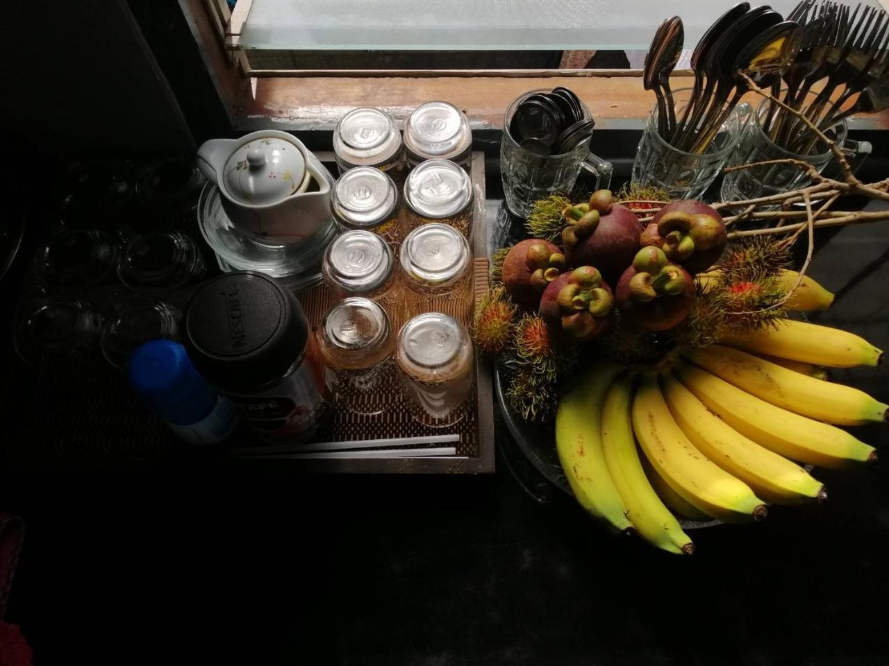 Chang Bed And Bar Hostel (Adults Only) 素叻他尼 外观 照片