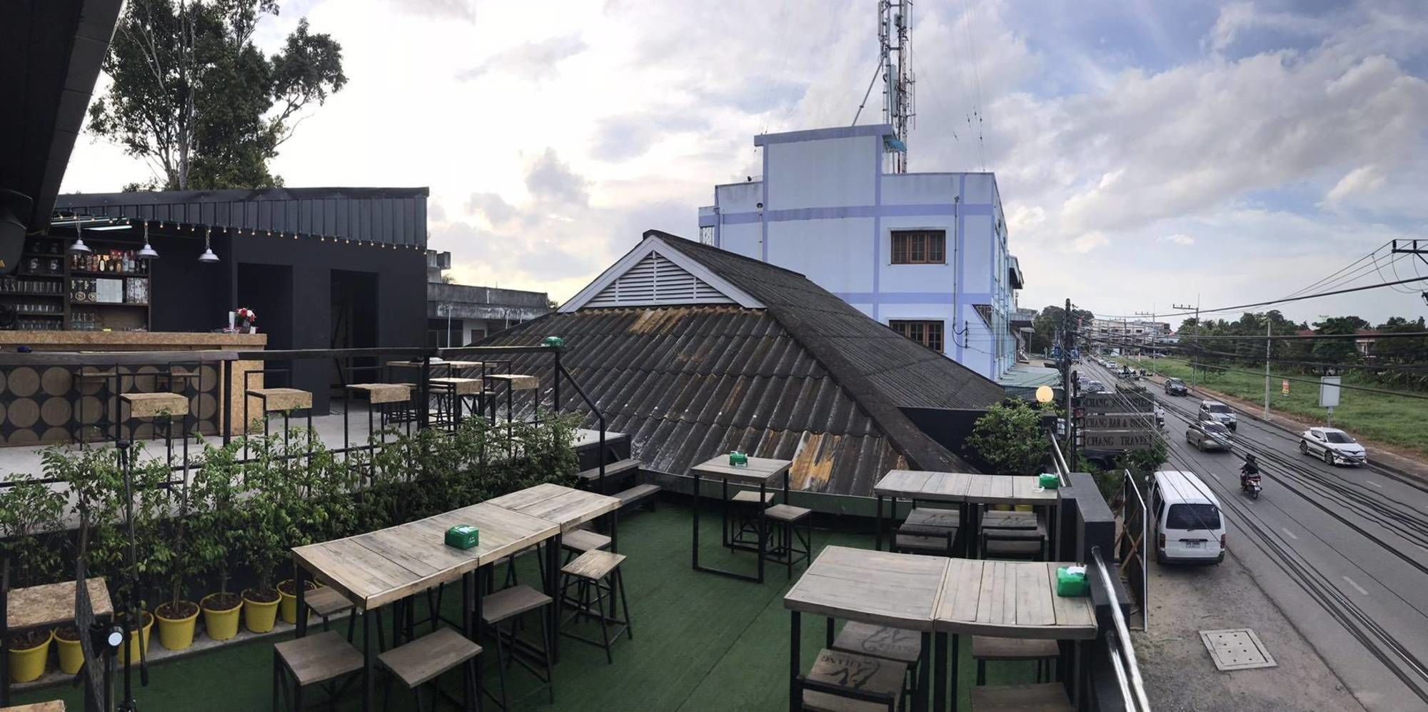 Chang Bed And Bar Hostel (Adults Only) 素叻他尼 外观 照片