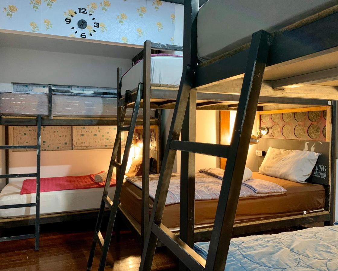 Chang Bed And Bar Hostel (Adults Only) 素叻他尼 外观 照片